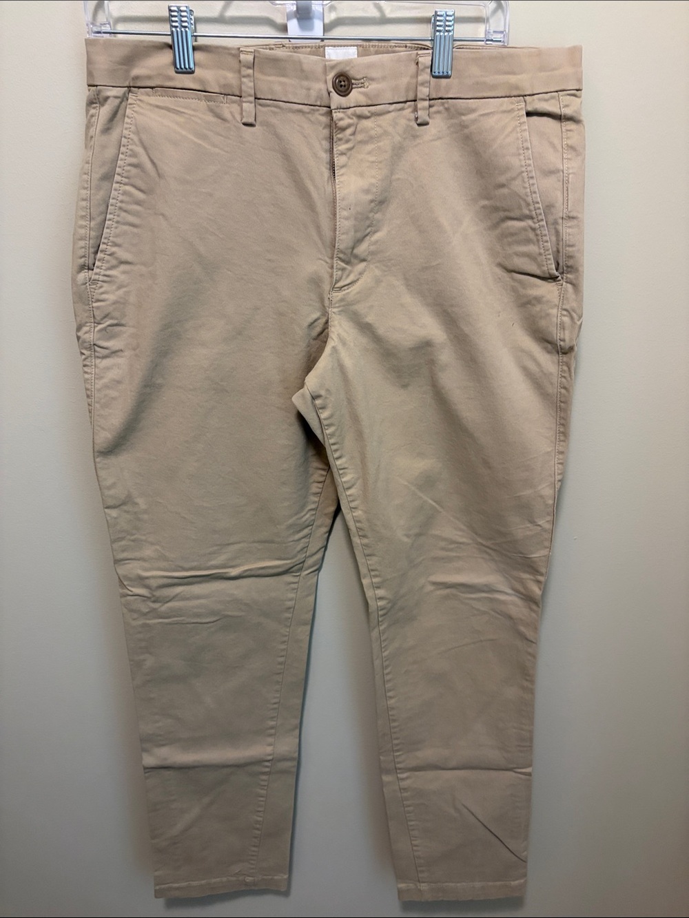 GAP Men's Slim Chino Pants in Light Khaki